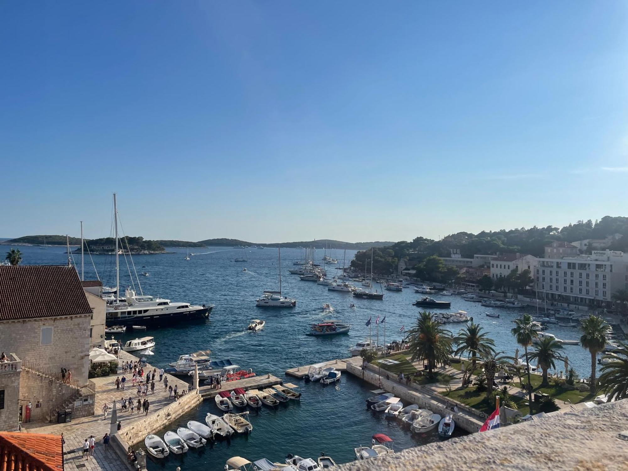 Apartments Sunny Elza Hvar Town Exterior foto